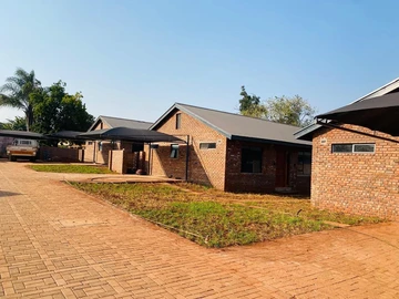 4 Unit Townhouse Complex