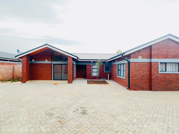 3 Bedroom Flat & Apartment