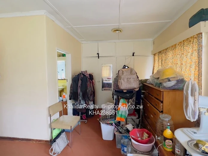 Marlborough Property With 3 Dwellings For Sale ?? Off Marlborough Drive. 