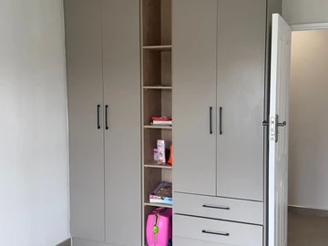 6 Bedroom House