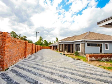 3 Bedroom Flat & Apartment