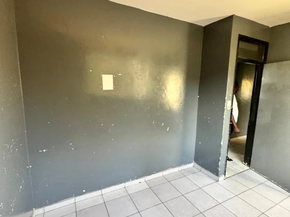 2 Bedroom Flat & Apartment