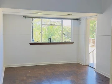 2 Bedroom Flat & Apartment