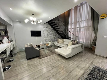 4 Bedroom Flat & Apartment