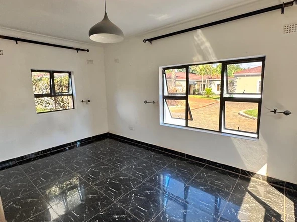 3 Bedroom Flat & Apartment