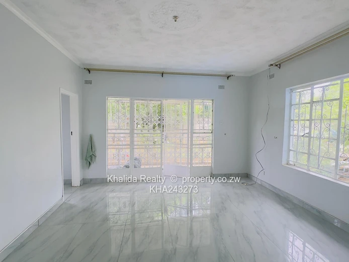 Modern 4-Bedroom House Plus 2 bed cottage For Rent in Mabelreign