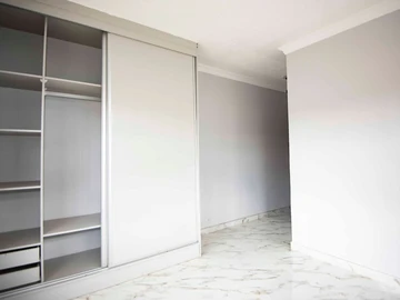 3 Bedroom Flat & Apartment