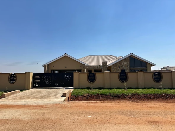 5 Bedroom House