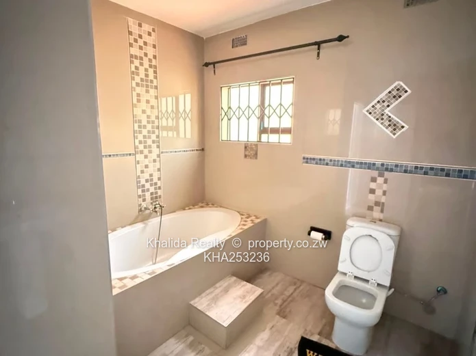 ARLINGTON | Executive 5-Bedrooms 4 en-suites Family Home