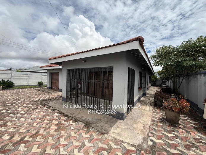 Waterfalls Mainway Meadows house for sale  (Sole Mandate)