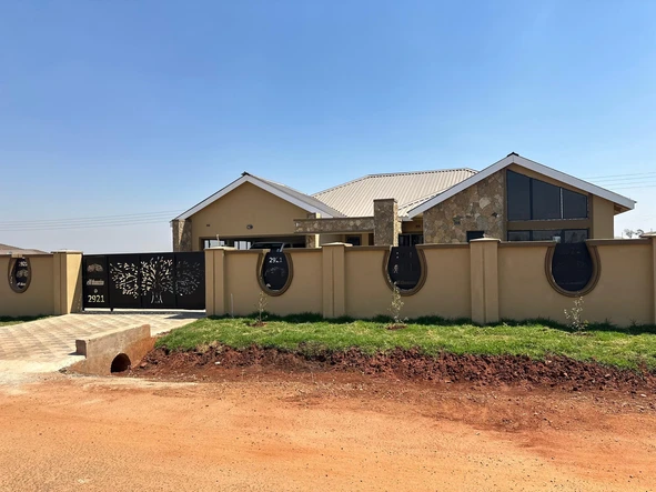 5 Bedroom House