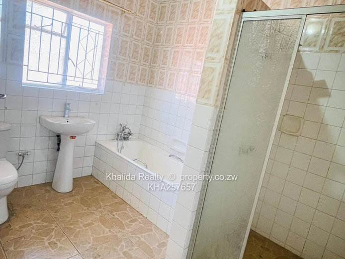 Greendale North – Double-Storey House For Sale