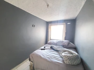 2 Bedroom Flat & Apartment