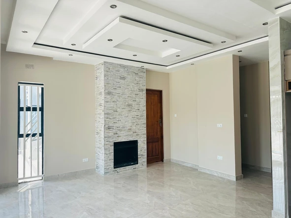 3 Bedroom Flat & Apartment