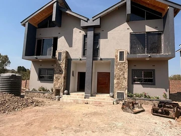 3 Bedroom Flat & Apartment