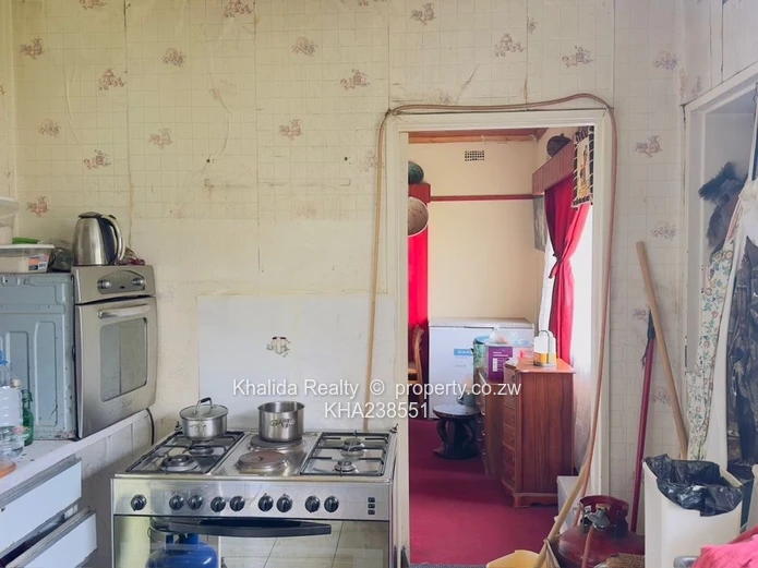 Marlborough Property With 3 Dwellings For Sale ?? Off Marlborough Drive. 