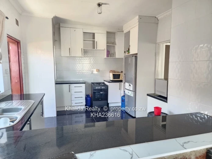 Madokero Estate House For Sale (Sole Mandate)