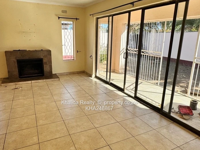 Mainway Meadows House to let