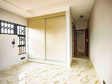 3 Bedroom Flat & Apartment