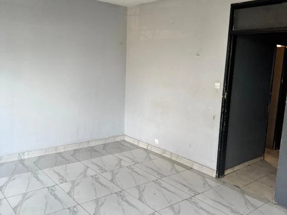 2 Bedroom Flat & Apartment