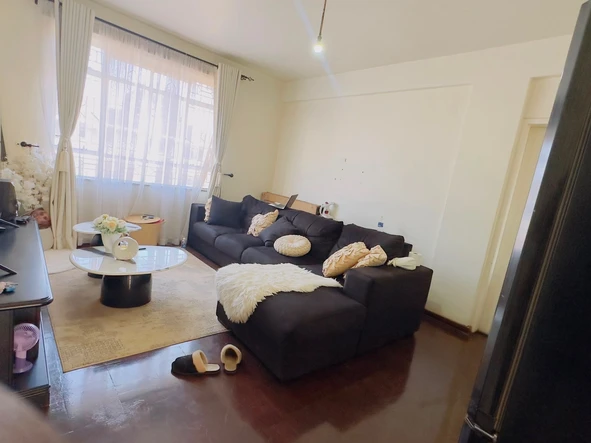 2 Bedroom Flat & Apartment