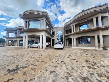 9 Bedroom House