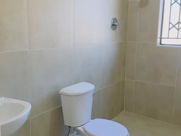 4 Bedroom Flat & Apartment